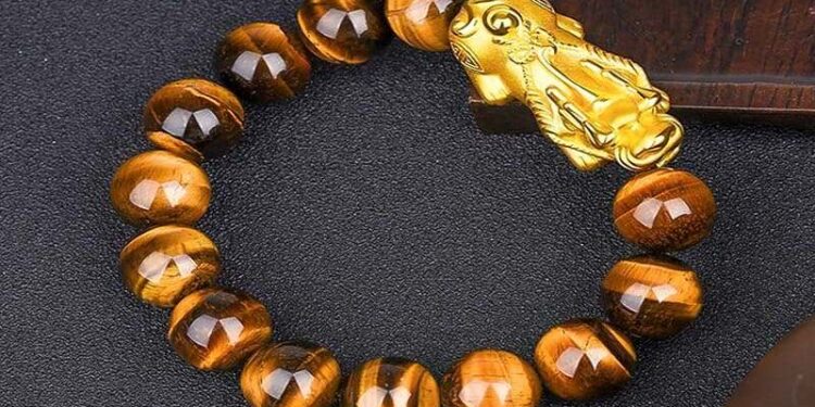 Vòng tay hổ phách được nhiều người yêu thích