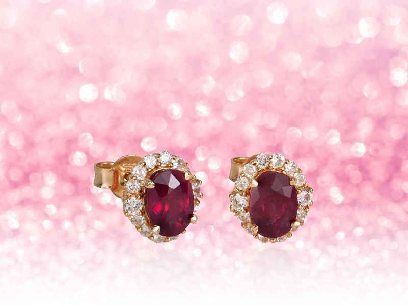 Trang sức đẹp với đá ruby 